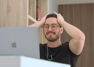 smart-people-struggling-with-money